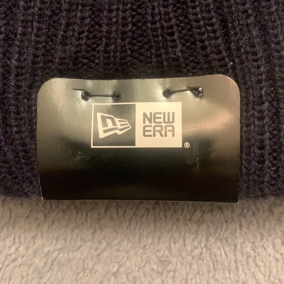 NWT New Era NY a Yankee Beanie with POMPOM - Picture 4 of 6